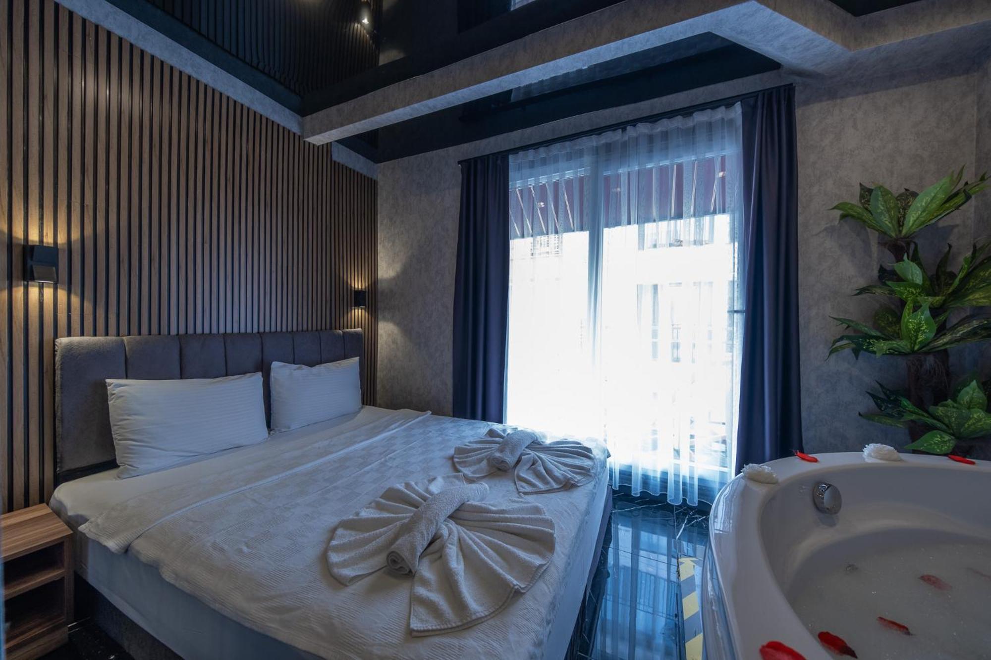 Mrt Suites Lara Antalya Exteriör bild