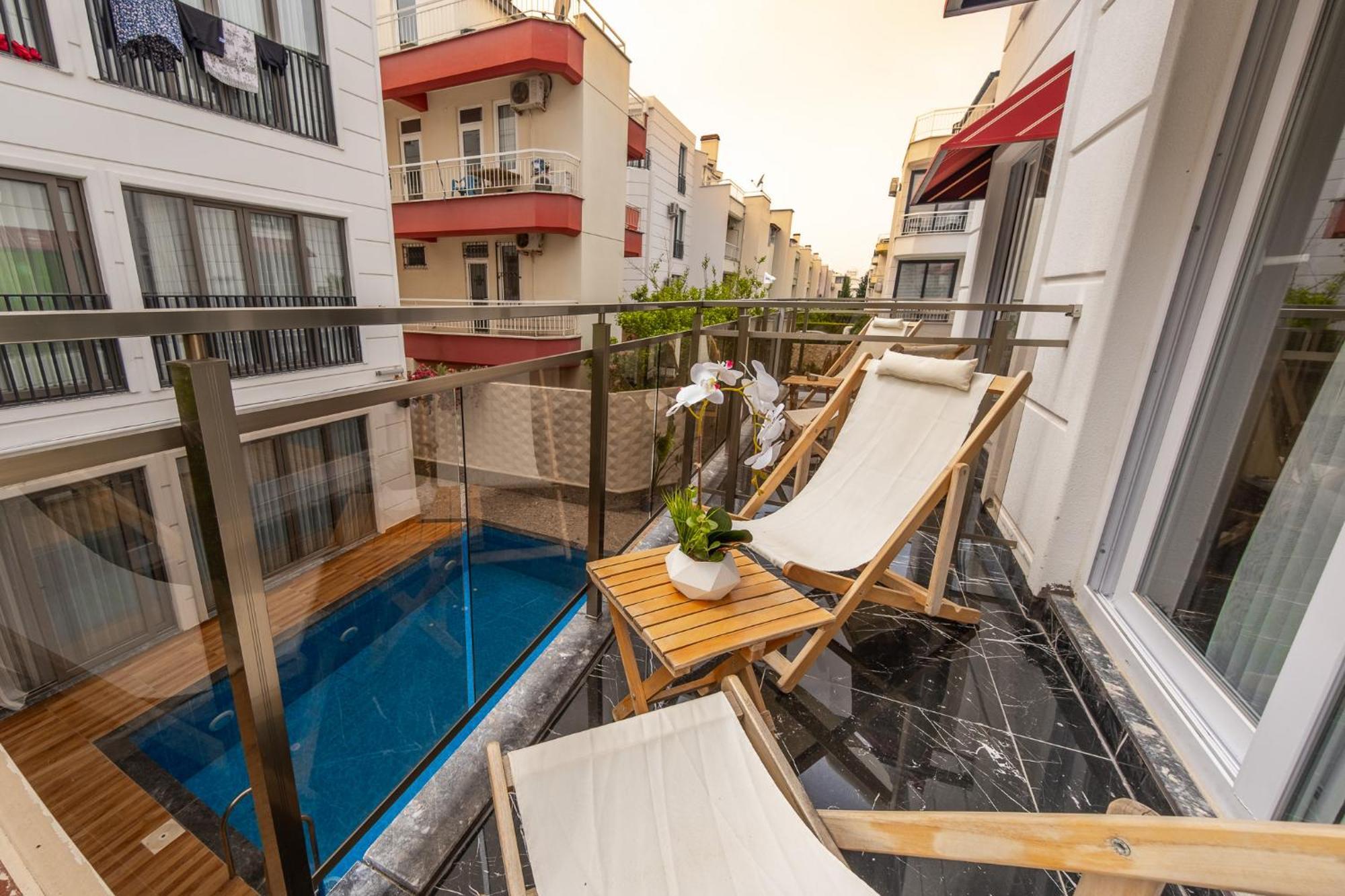 Mrt Suites Lara Antalya Exteriör bild