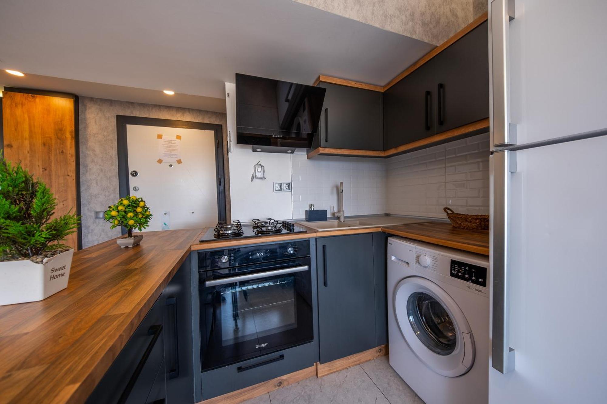 Mrt Suites Lara Antalya Exteriör bild