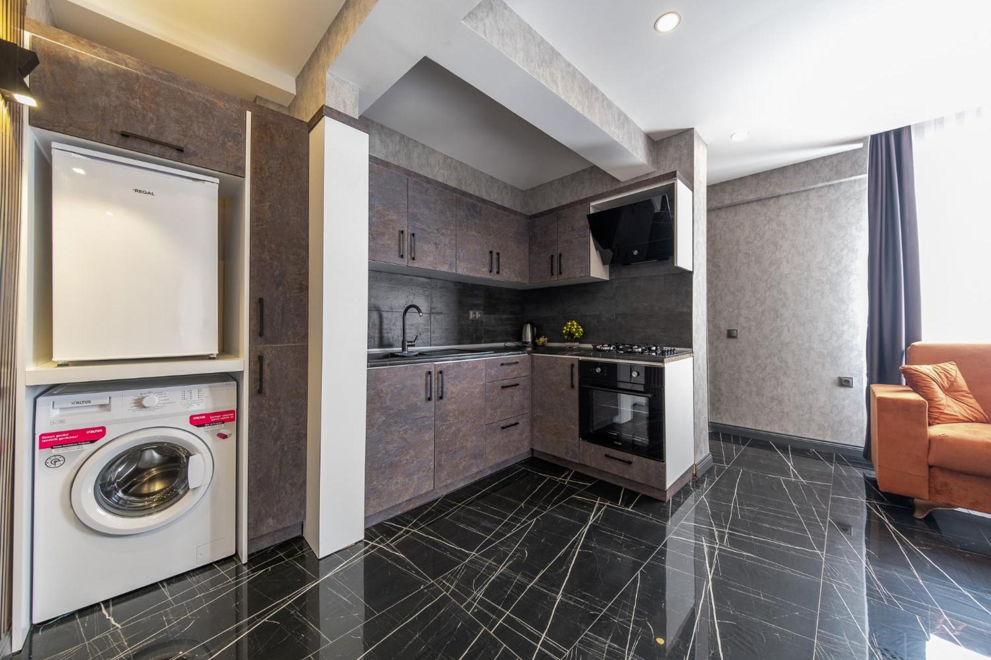 Mrt Suites Lara Antalya Exteriör bild