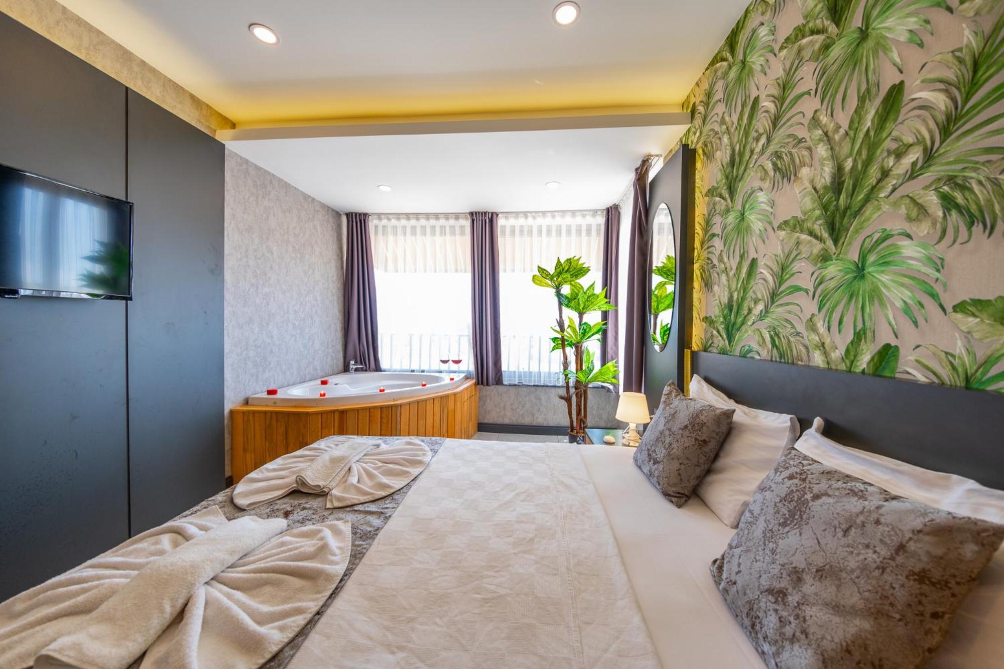 Mrt Suites Lara Antalya Exteriör bild