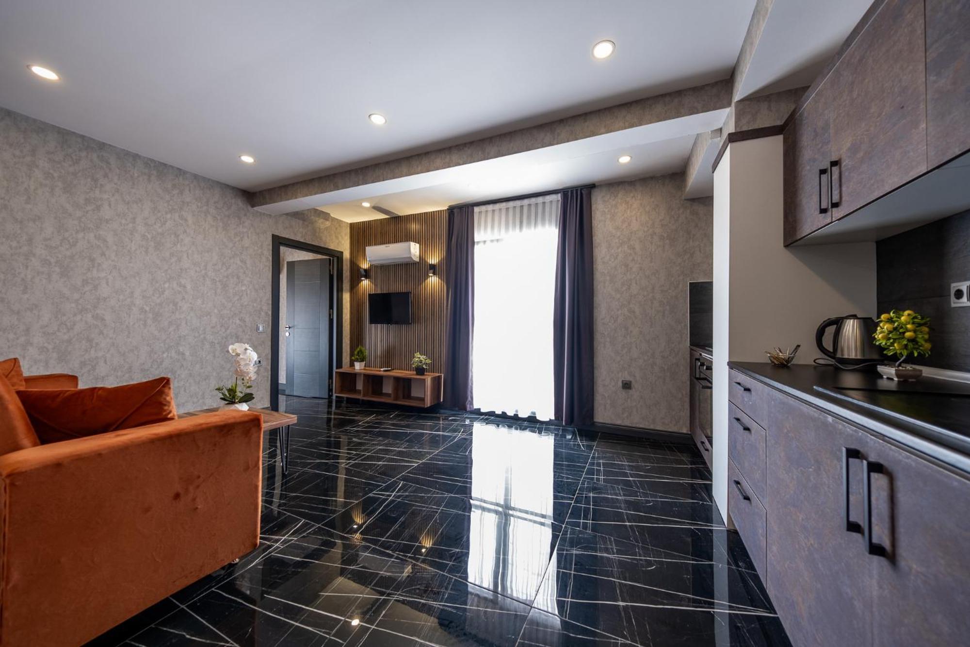 Mrt Suites Lara Antalya Exteriör bild